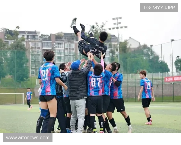 南京足球队的团队协作揭秘：如何在赛场上实现完美配合与默契合作